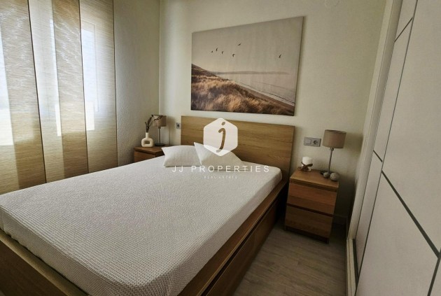 Z drugiej ręki - Mieszkanie w bloku -
Torrevieja - Nueva Torrevieja