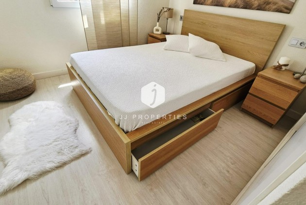 Z drugiej ręki - Mieszkanie w bloku -
Torrevieja - Nueva Torrevieja