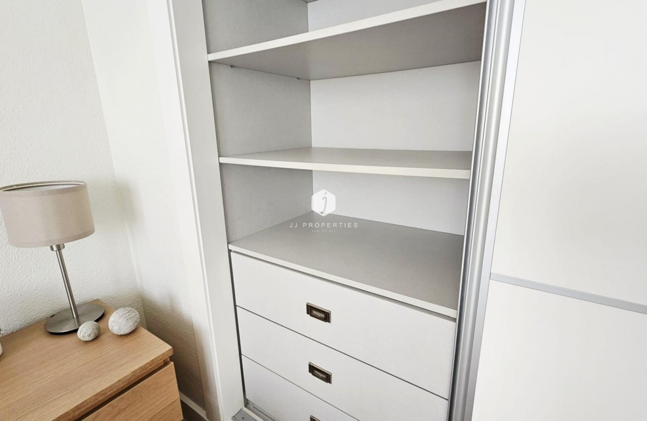 Z drugiej ręki - Mieszkanie w bloku -
Torrevieja - Nueva Torrevieja