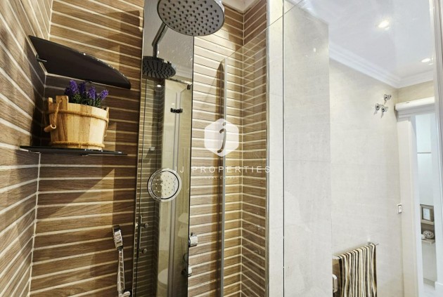 Z drugiej ręki - Mieszkanie w bloku -
Torrevieja - Nueva Torrevieja