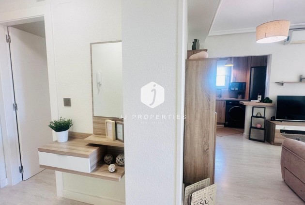 Z drugiej ręki - Mieszkanie w bloku -
Torrevieja - Nueva Torrevieja