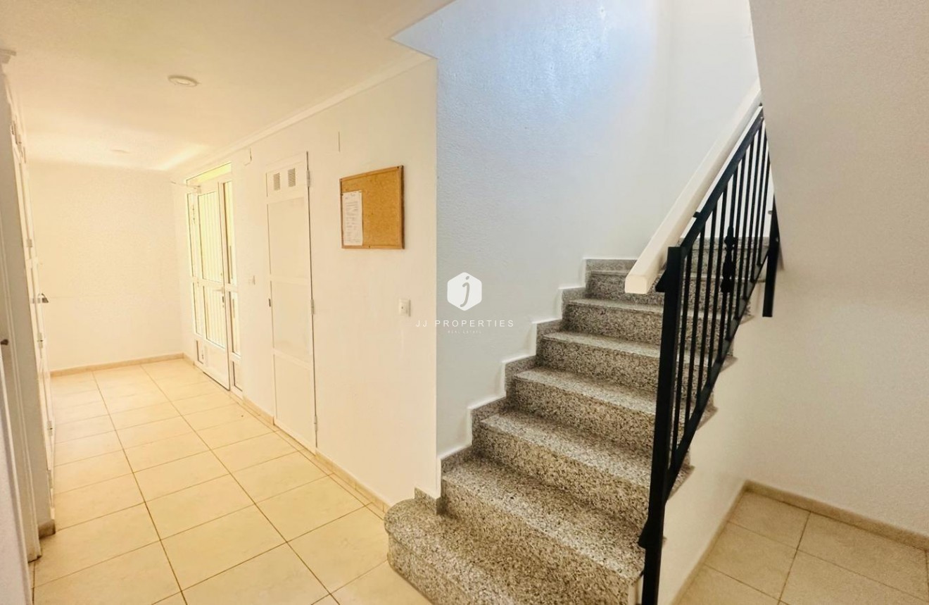 Z drugiej ręki - Mieszkanie w bloku -
Torrevieja - Nueva Torrevieja