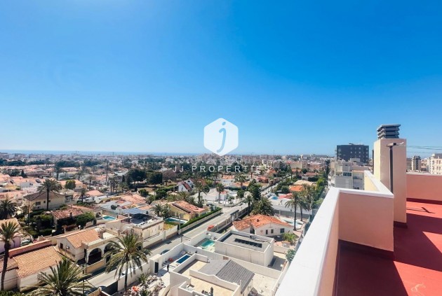 Z drugiej ręki - Mieszkanie w bloku -
Torrevieja - Nueva Torrevieja