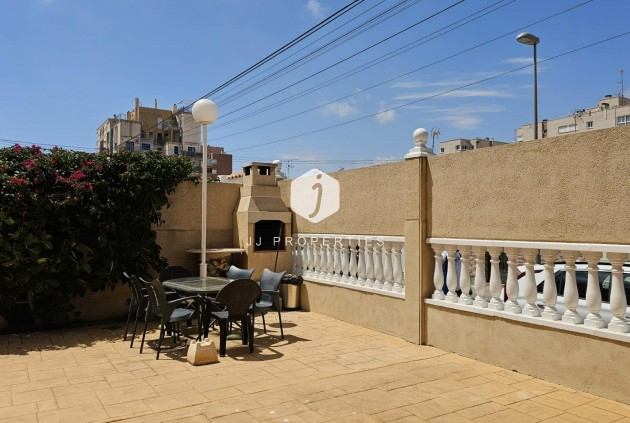 Z drugiej ręki - Mieszkanie w bloku -
Torrevieja - Nueva Torrevieja