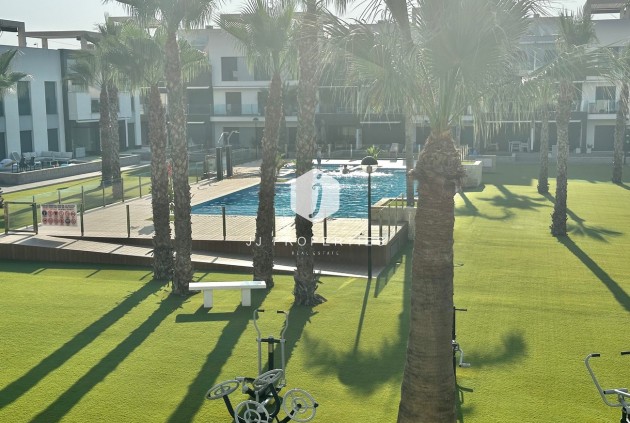 Aus zweiter Hand - Penthouse -
El Raso