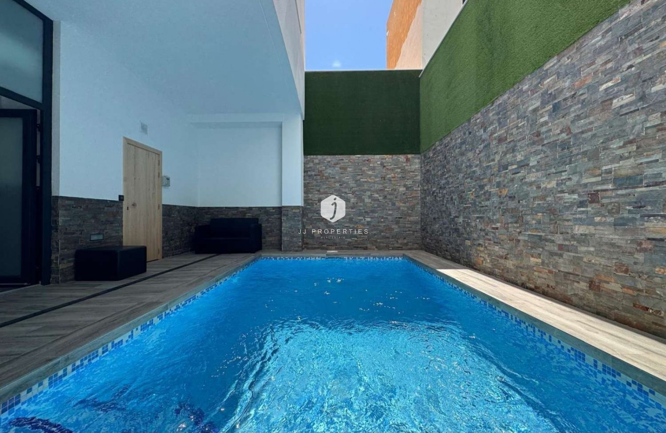 Tweedehands - Appartement / flat -
Torrevieja - Costa Blanca