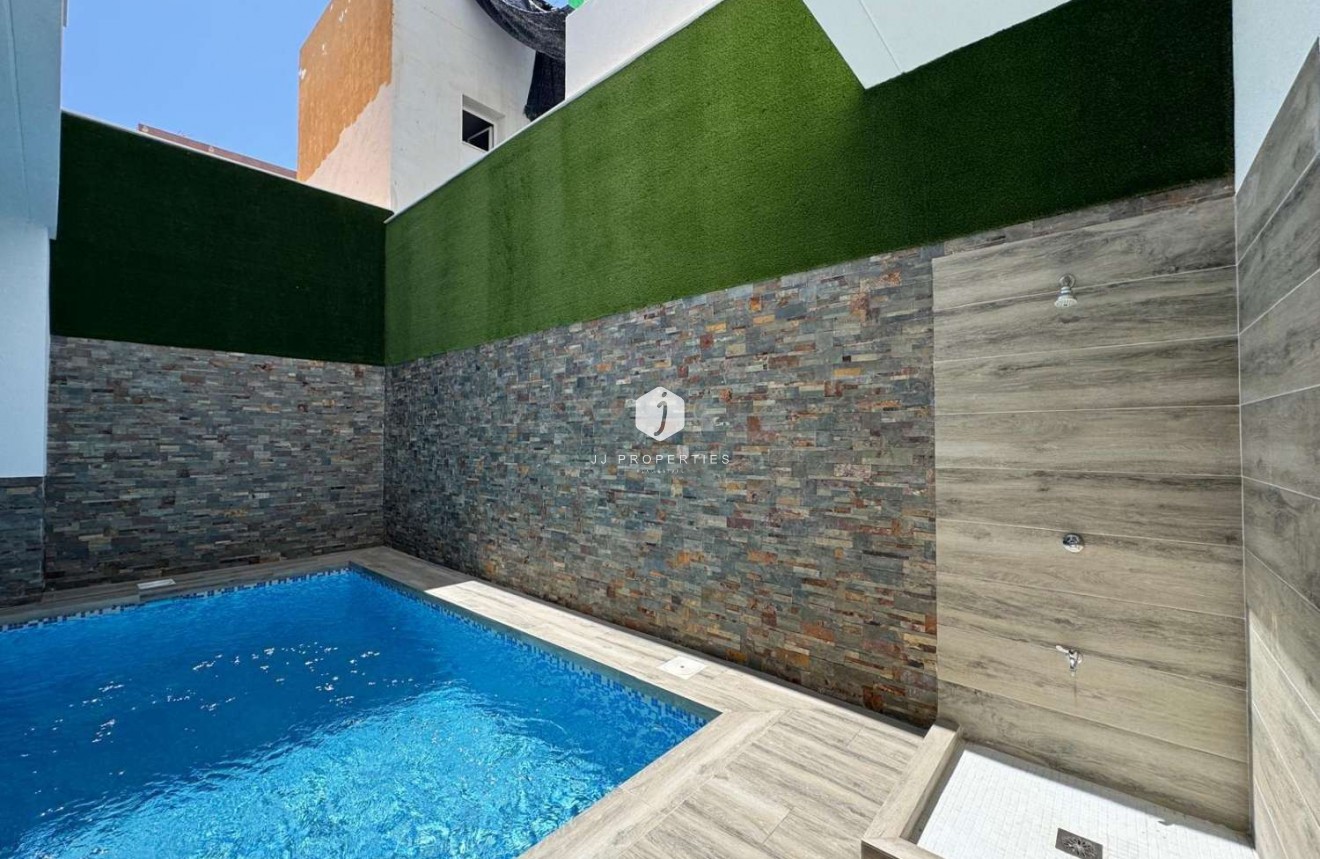 Tweedehands - Appartement / flat -
Torrevieja - Costa Blanca