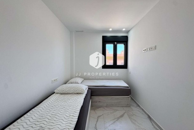 Tweedehands - Appartement / flat -
Torrevieja - Costa Blanca