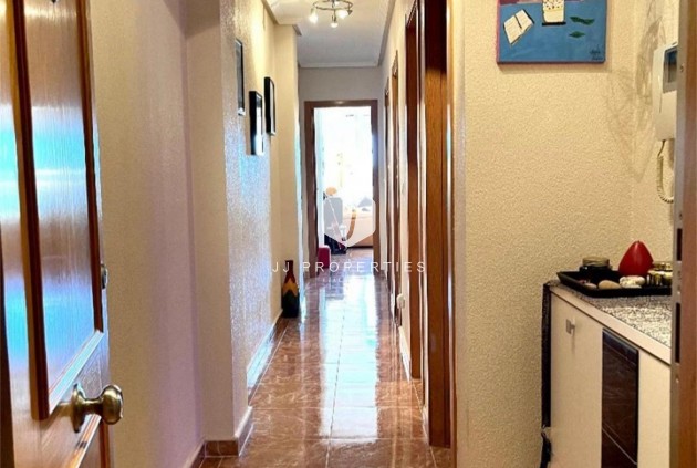 Segunda mano - Apartamento / piso -
Formentera del Segura