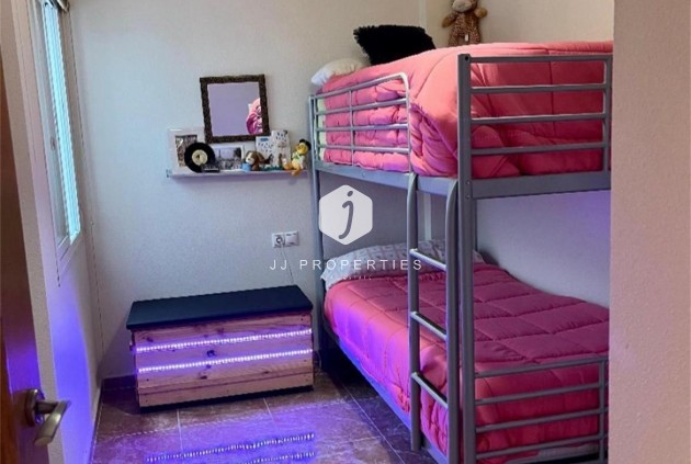 Segunda mano - Apartamento / piso -
Formentera del Segura