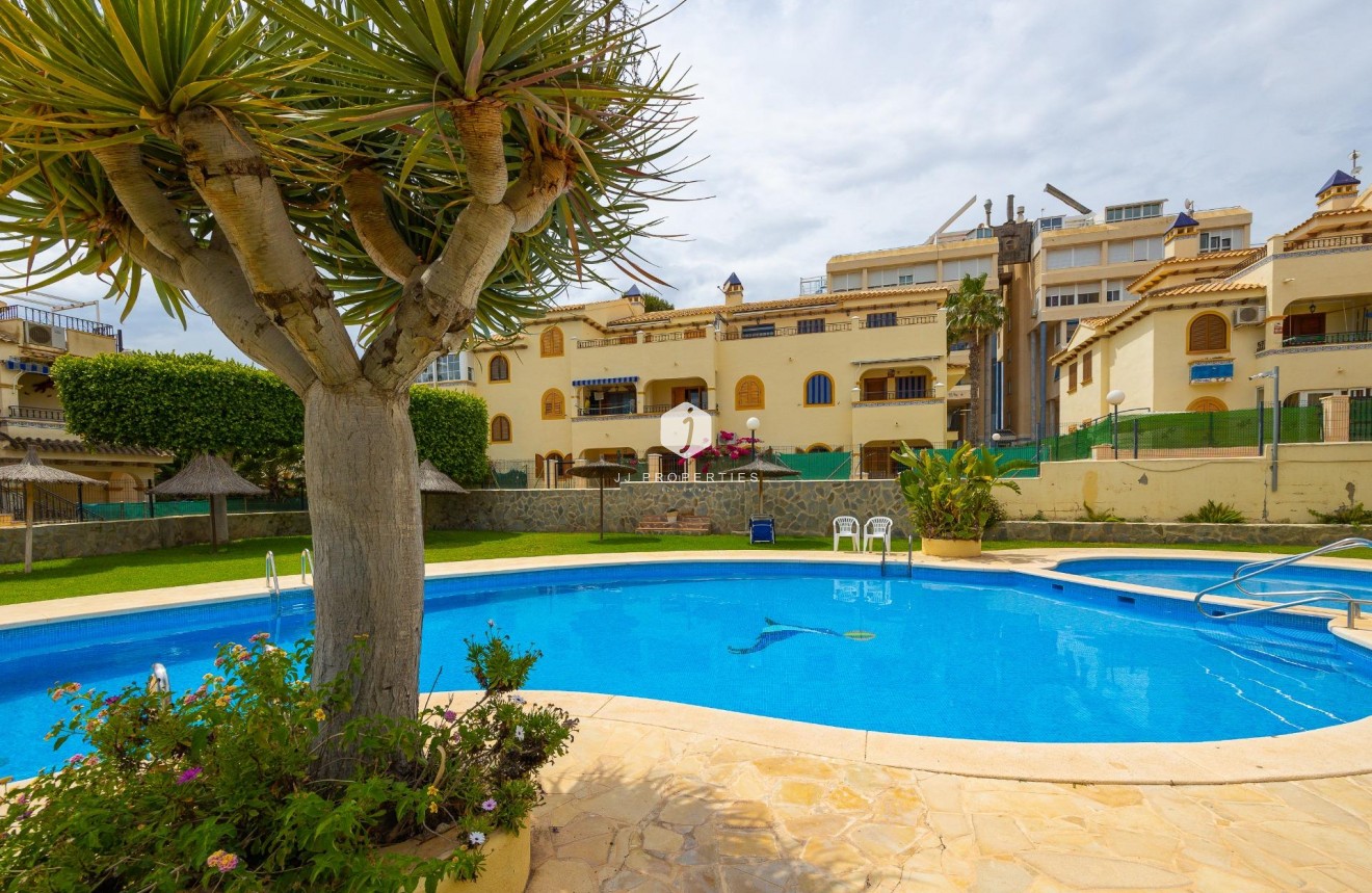 Tweedehands - Bungalow -
Torrevieja - Torre la mata
