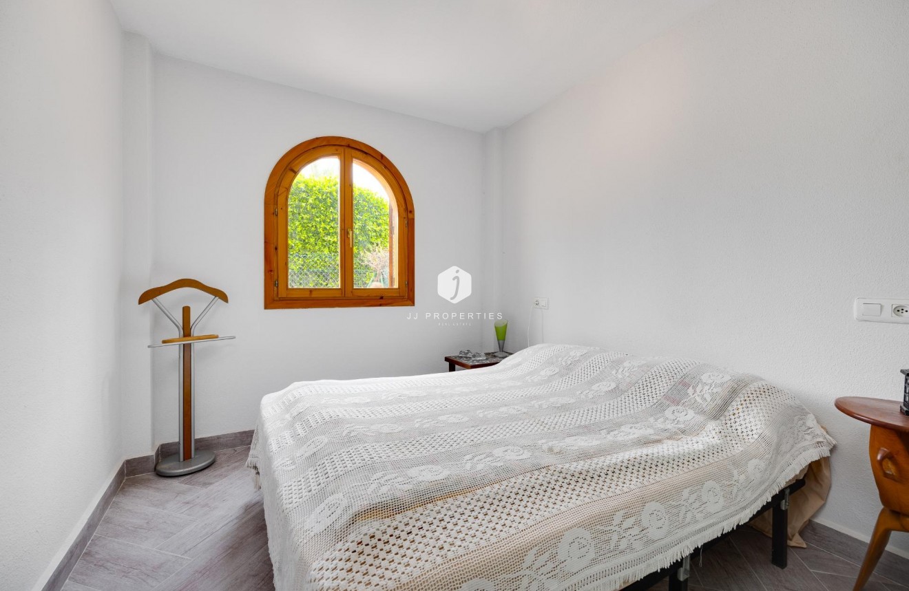 Tweedehands - Bungalow -
Torrevieja - Torre la mata