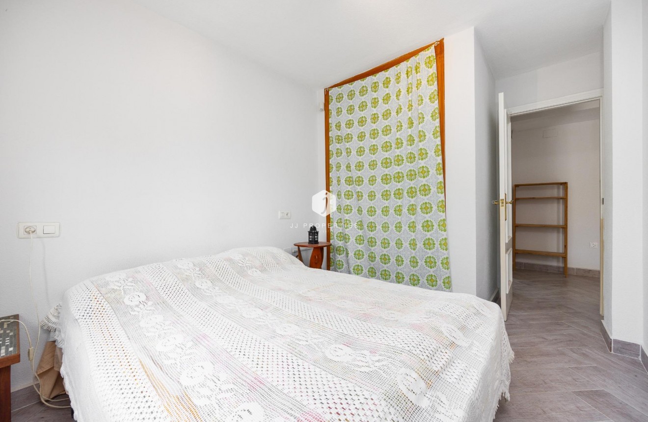 Tweedehands - Bungalow -
Torrevieja - Torre la mata