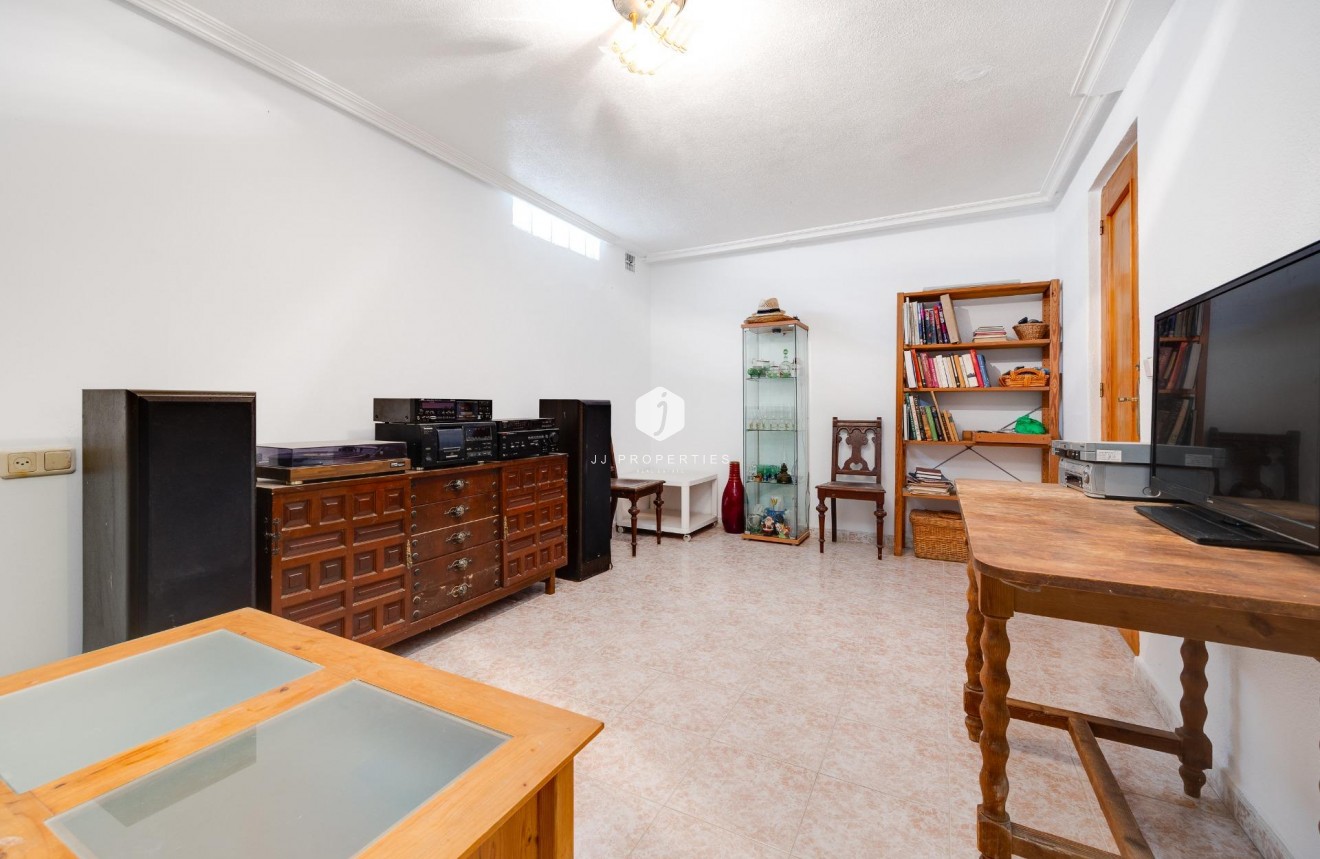 Tweedehands - Bungalow -
Torrevieja - Torre la mata