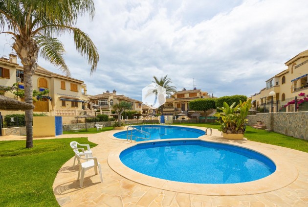 Tweedehands - Bungalow -
Torrevieja - Torre la mata