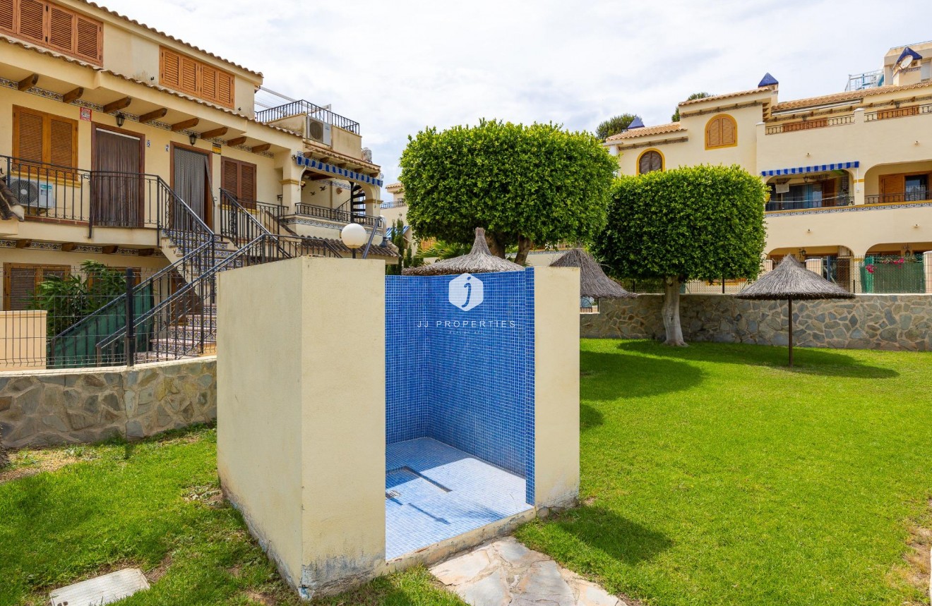 Tweedehands - Bungalow -
Torrevieja - Torre la mata