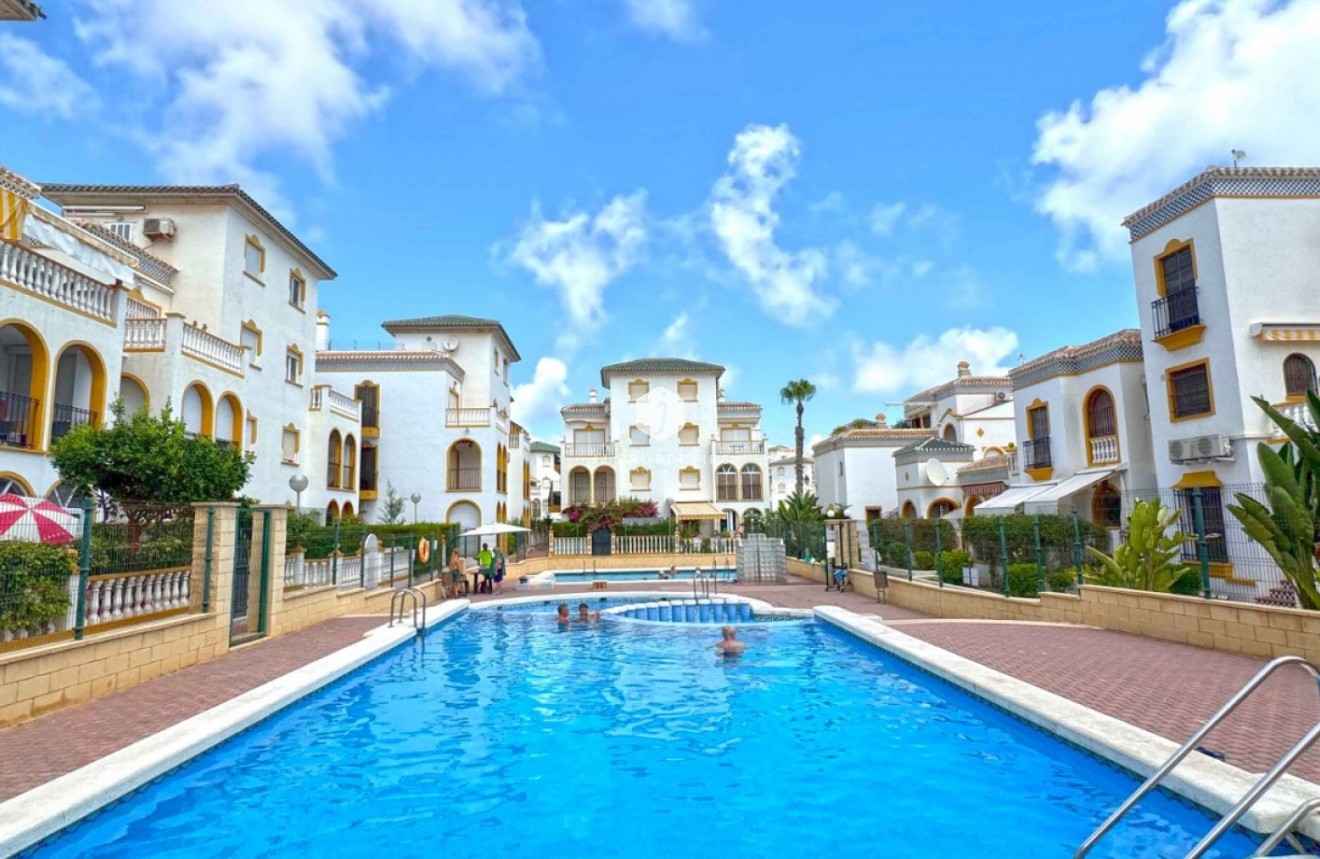 Tweedehands - duplex -
Torrevieja - Costa Blanca