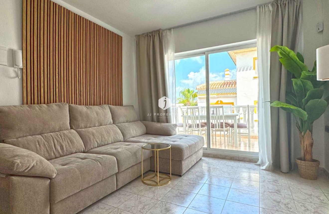 Tweedehands - duplex -
Torrevieja - Costa Blanca