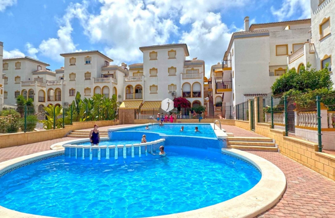 Tweedehands - duplex -
Torrevieja - Costa Blanca