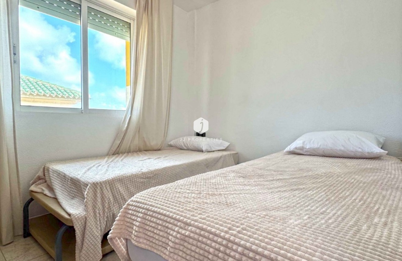 Tweedehands - duplex -
Torrevieja - Costa Blanca