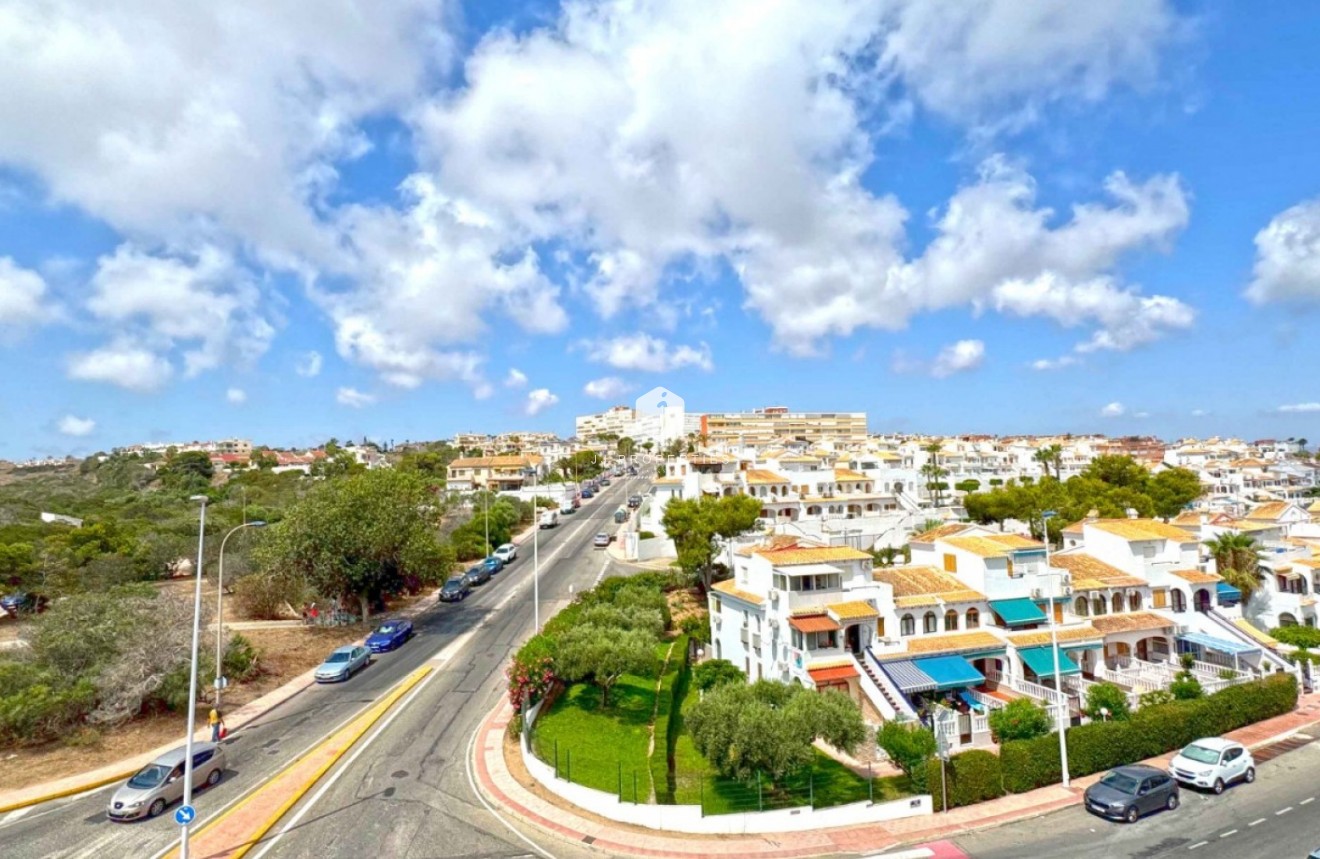 Tweedehands - duplex -
Torrevieja - Costa Blanca