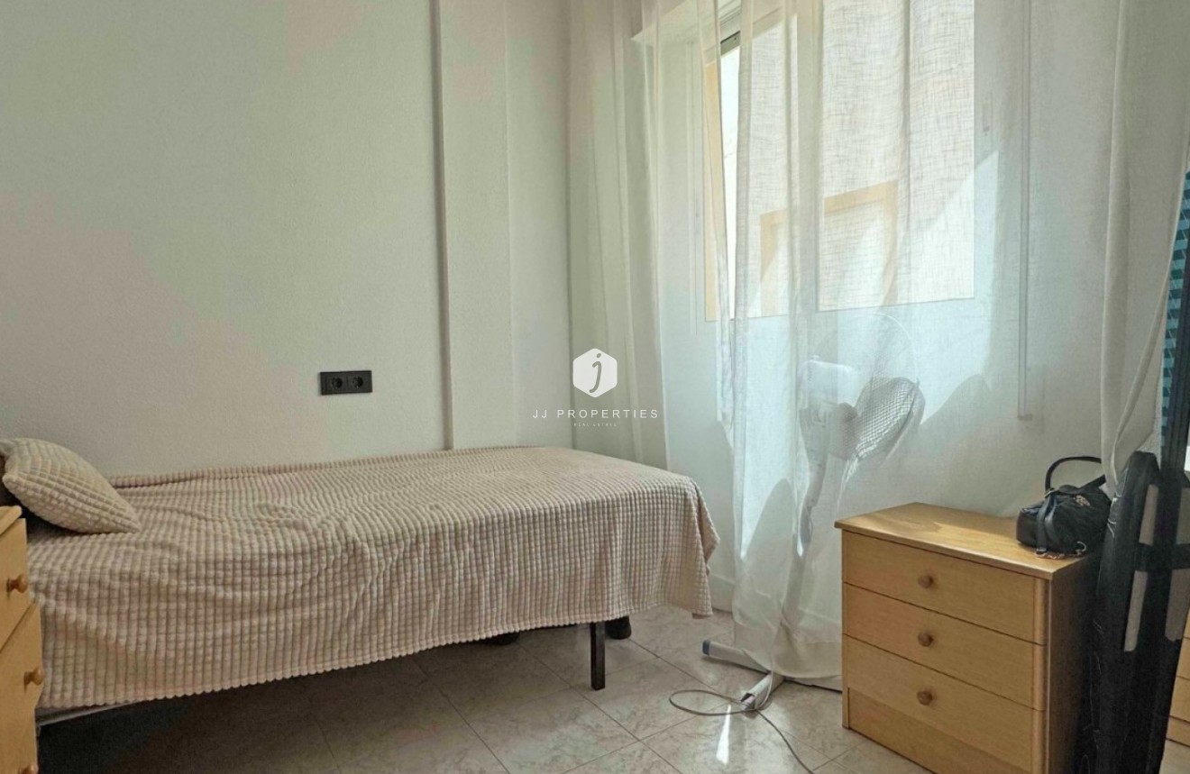 Tweedehands - duplex -
Torrevieja - Costa Blanca