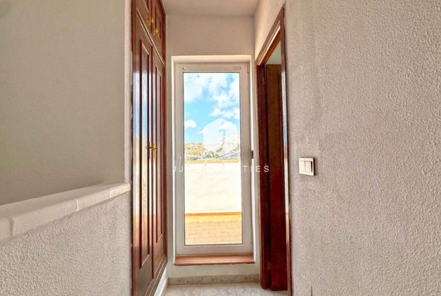 Tweedehands - duplex -
Torrevieja - Costa Blanca