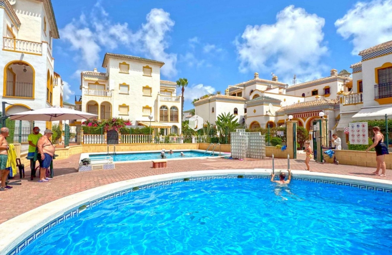 Tweedehands - duplex -
Torrevieja - Costa Blanca