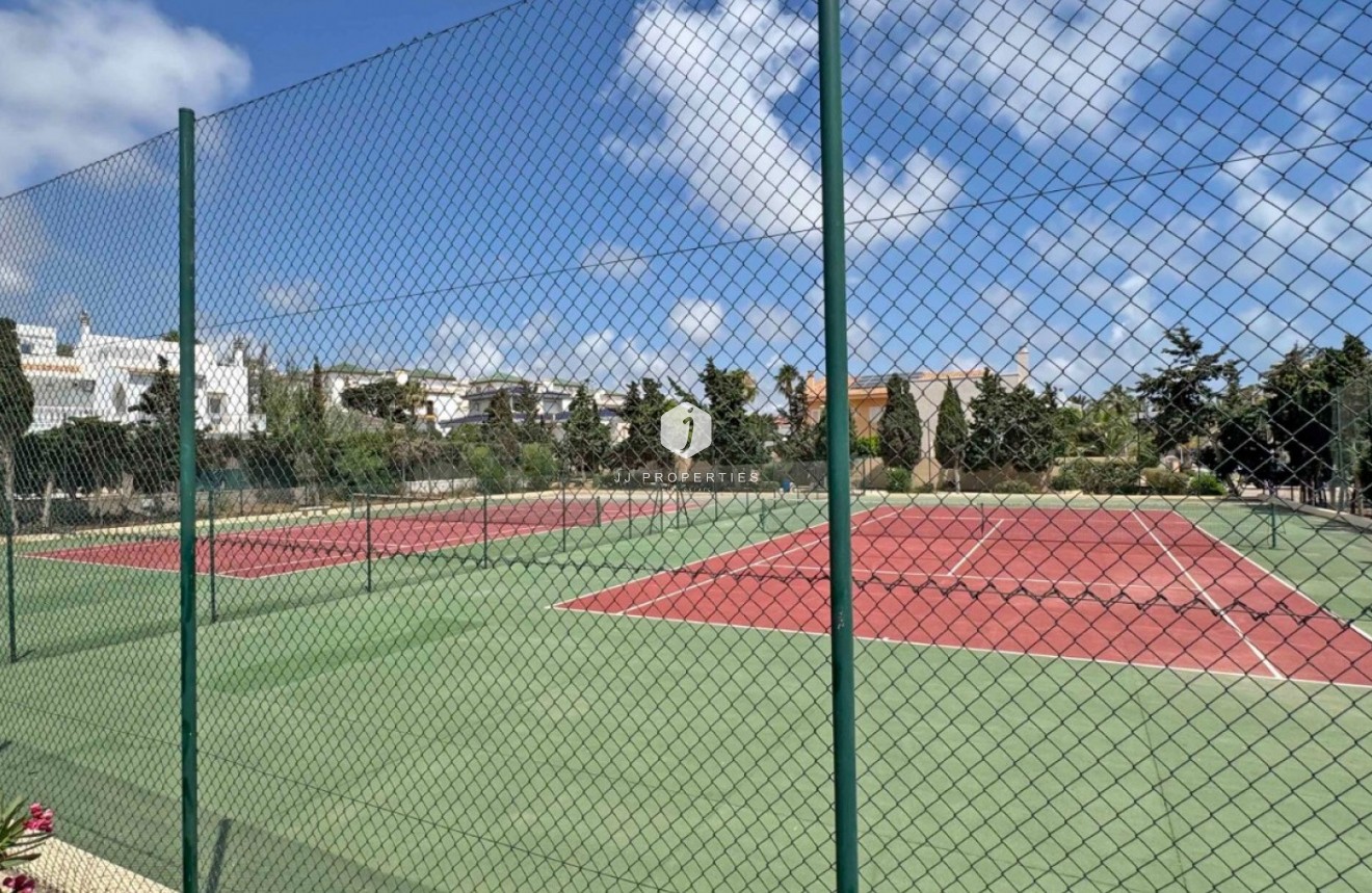 Tweedehands - duplex -
Torrevieja - Costa Blanca