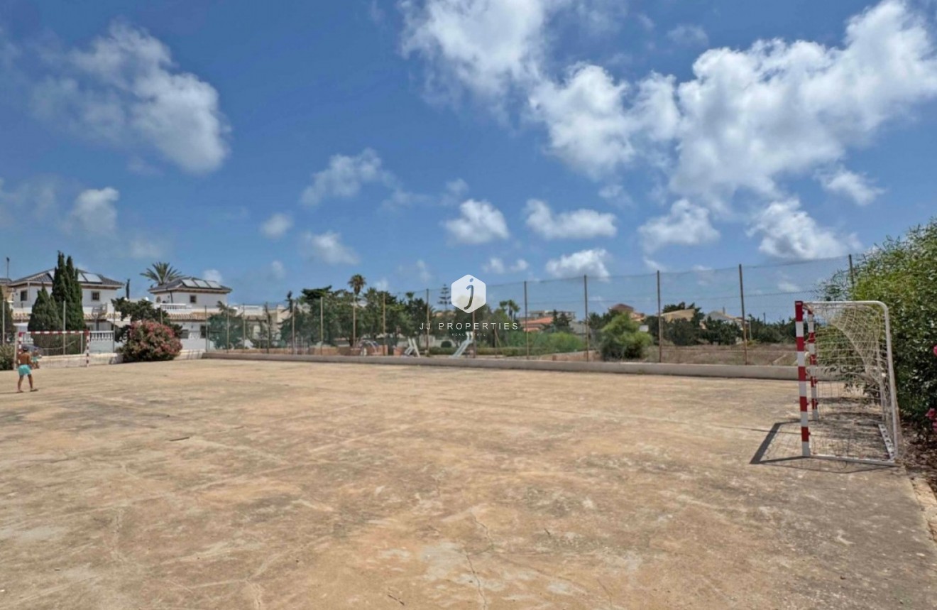 Tweedehands - duplex -
Torrevieja - Costa Blanca