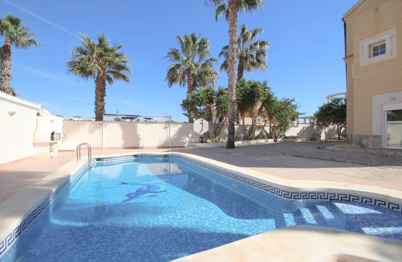Tweedehands - Villa -
La Zenia - Costa Blanca