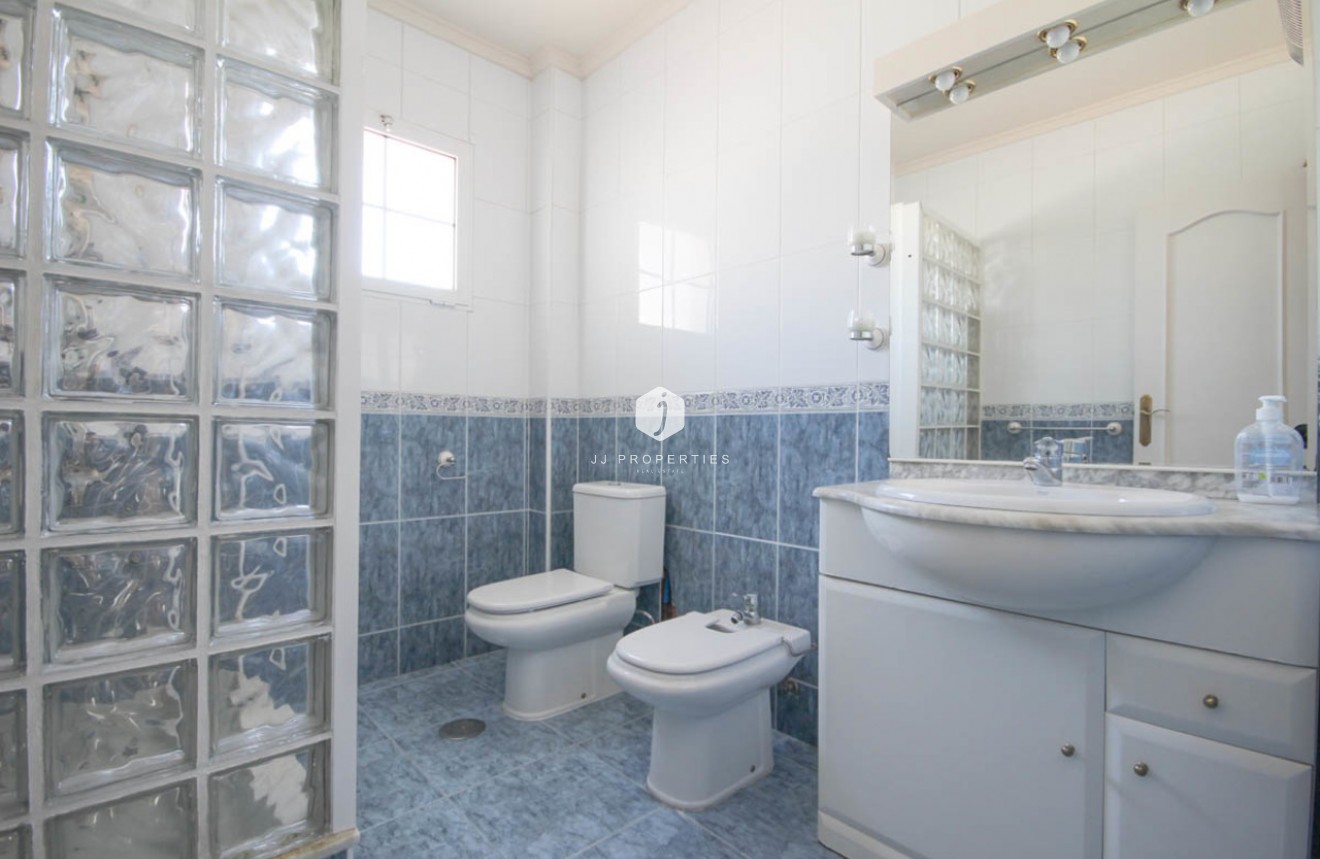 Tweedehands - Villa -
La Zenia - Costa Blanca