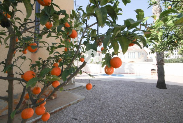 Tweedehands - Villa -
La Zenia - Costa Blanca