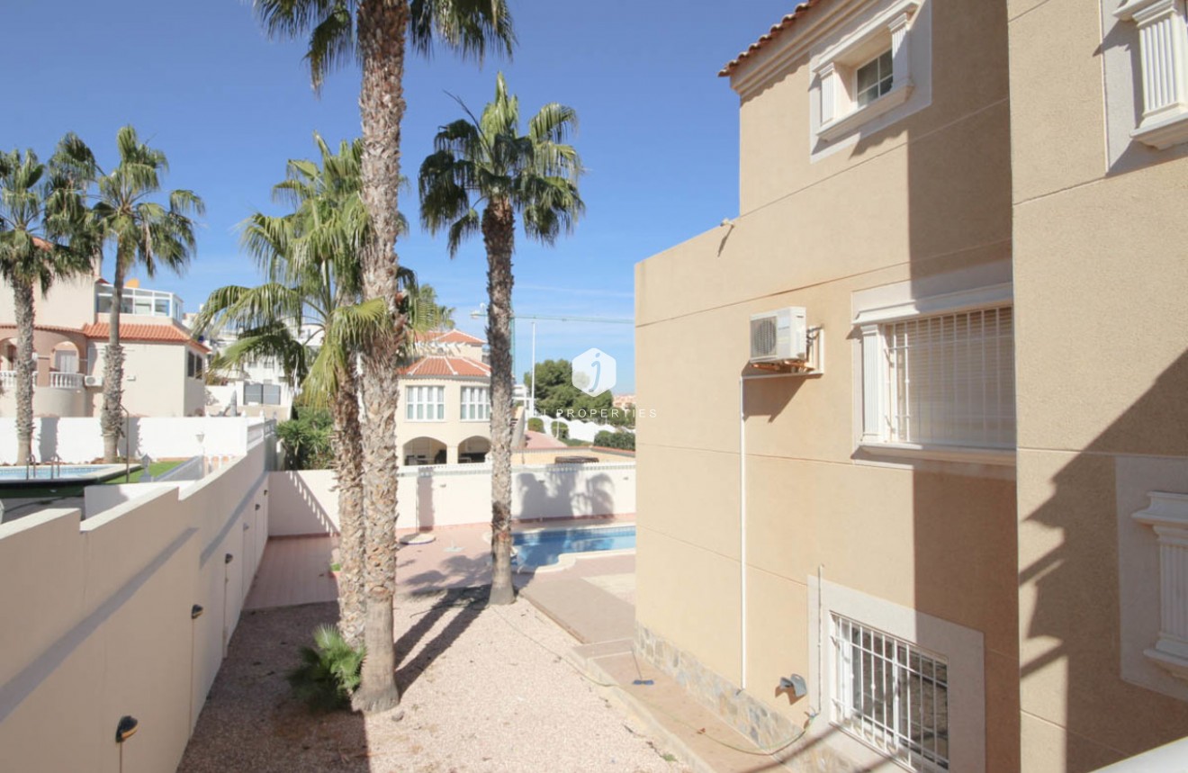 Tweedehands - Villa -
La Zenia - Costa Blanca