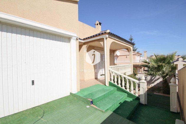 Tweedehands - Villa -
La Zenia - Costa Blanca