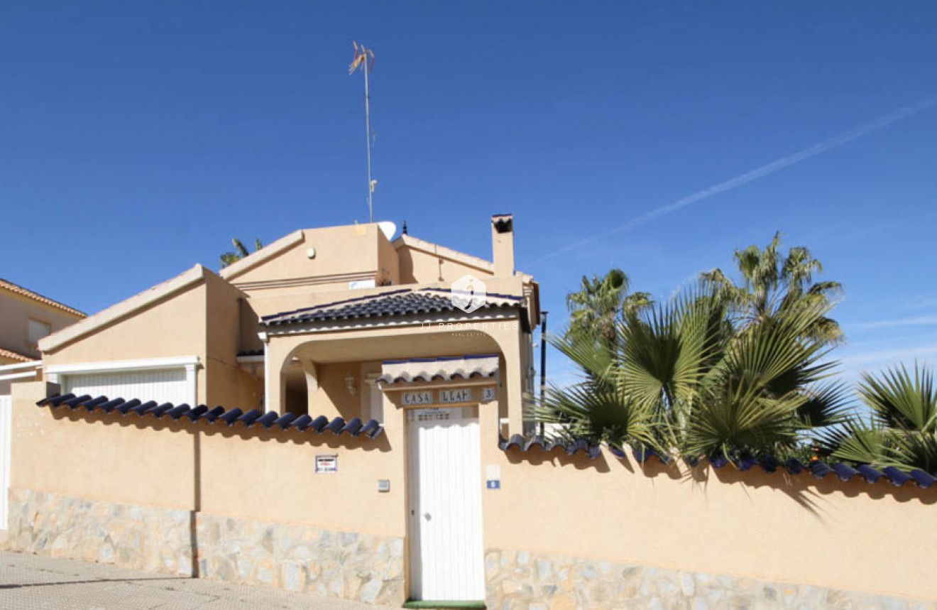 Tweedehands - Villa -
La Zenia - Costa Blanca