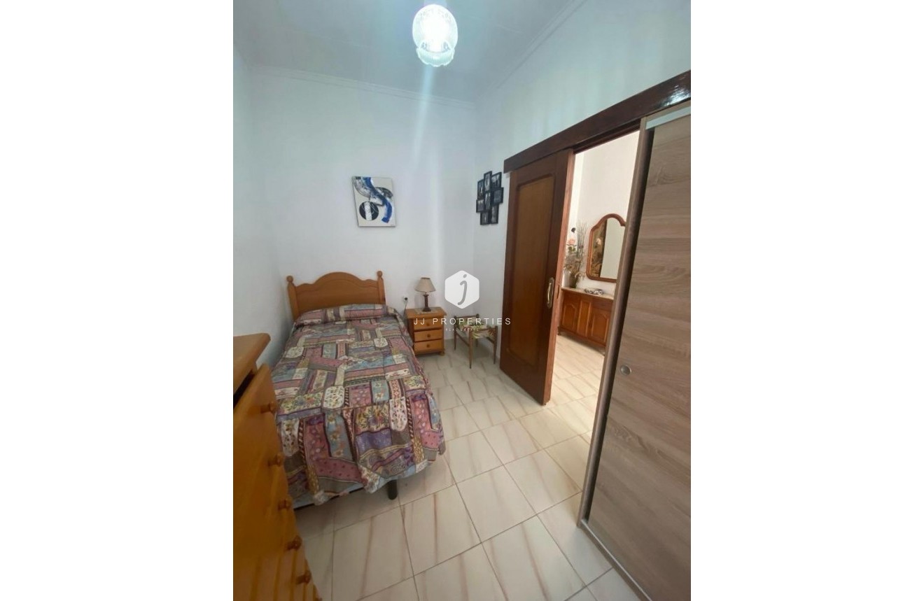 Tweedehands - Chalet -
Torrevieja - Centro