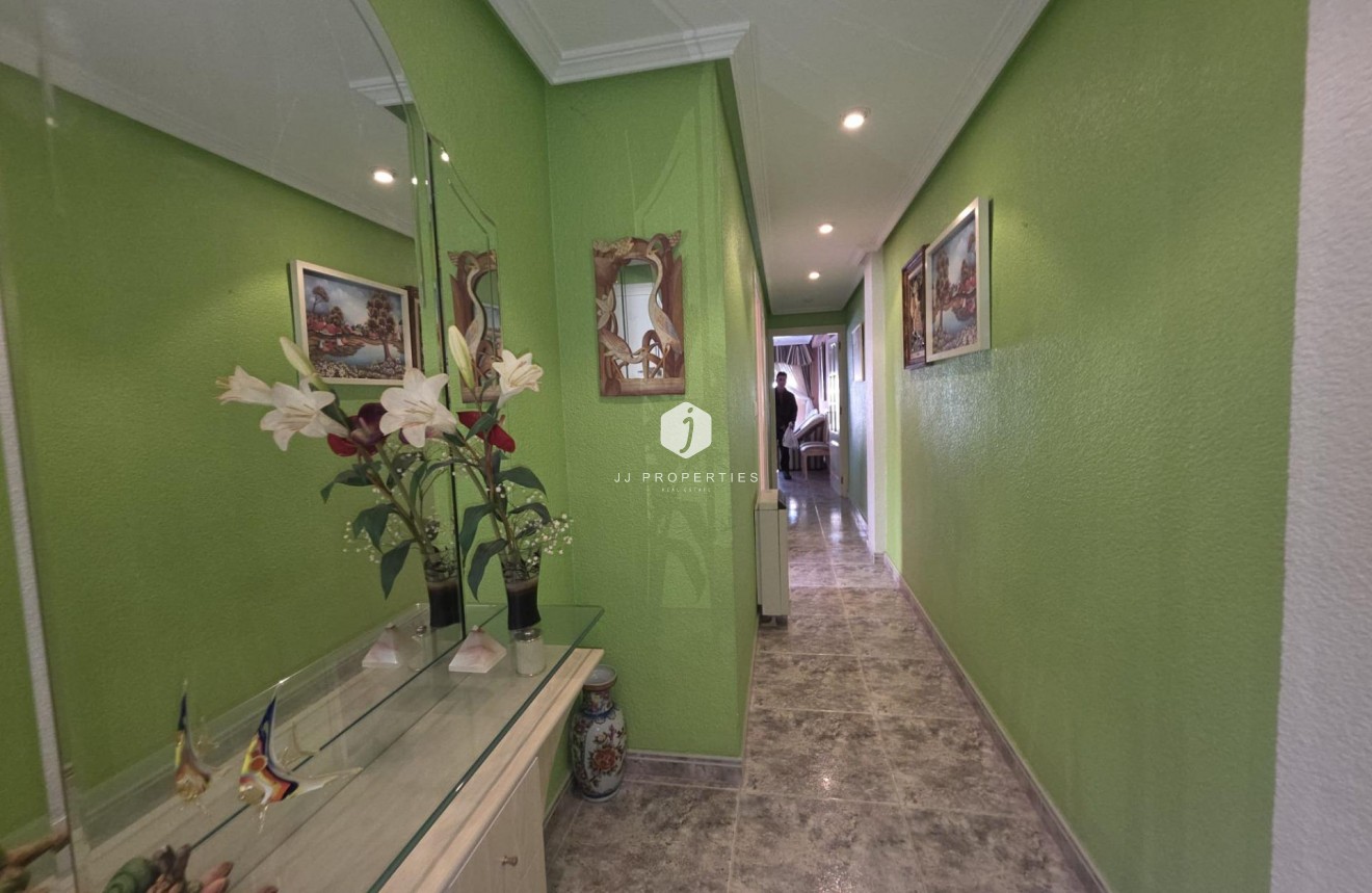 Tweedehands - Appartement / flat -
Torrevieja - Acequion