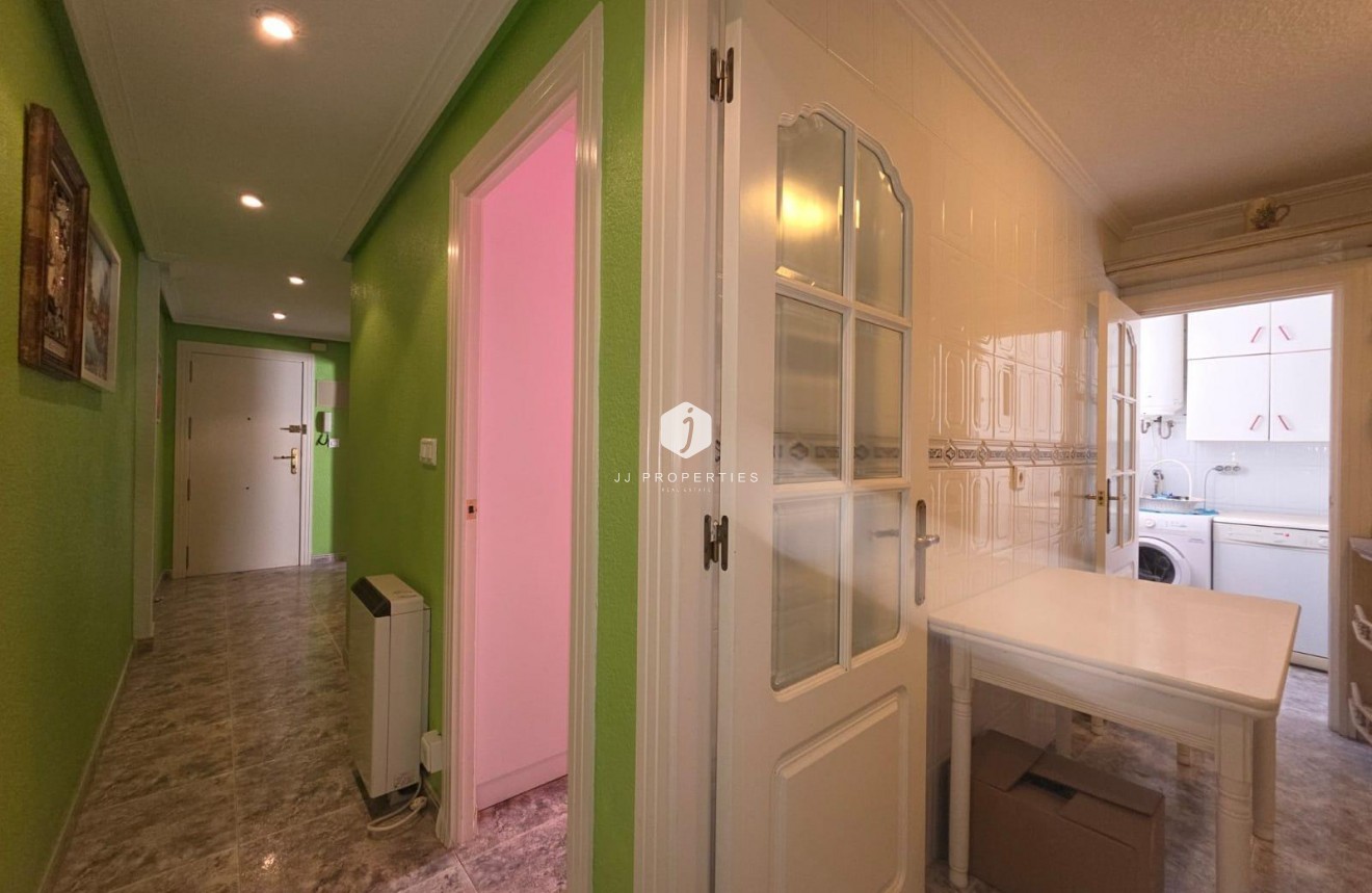 Tweedehands - Appartement / flat -
Torrevieja - Acequion