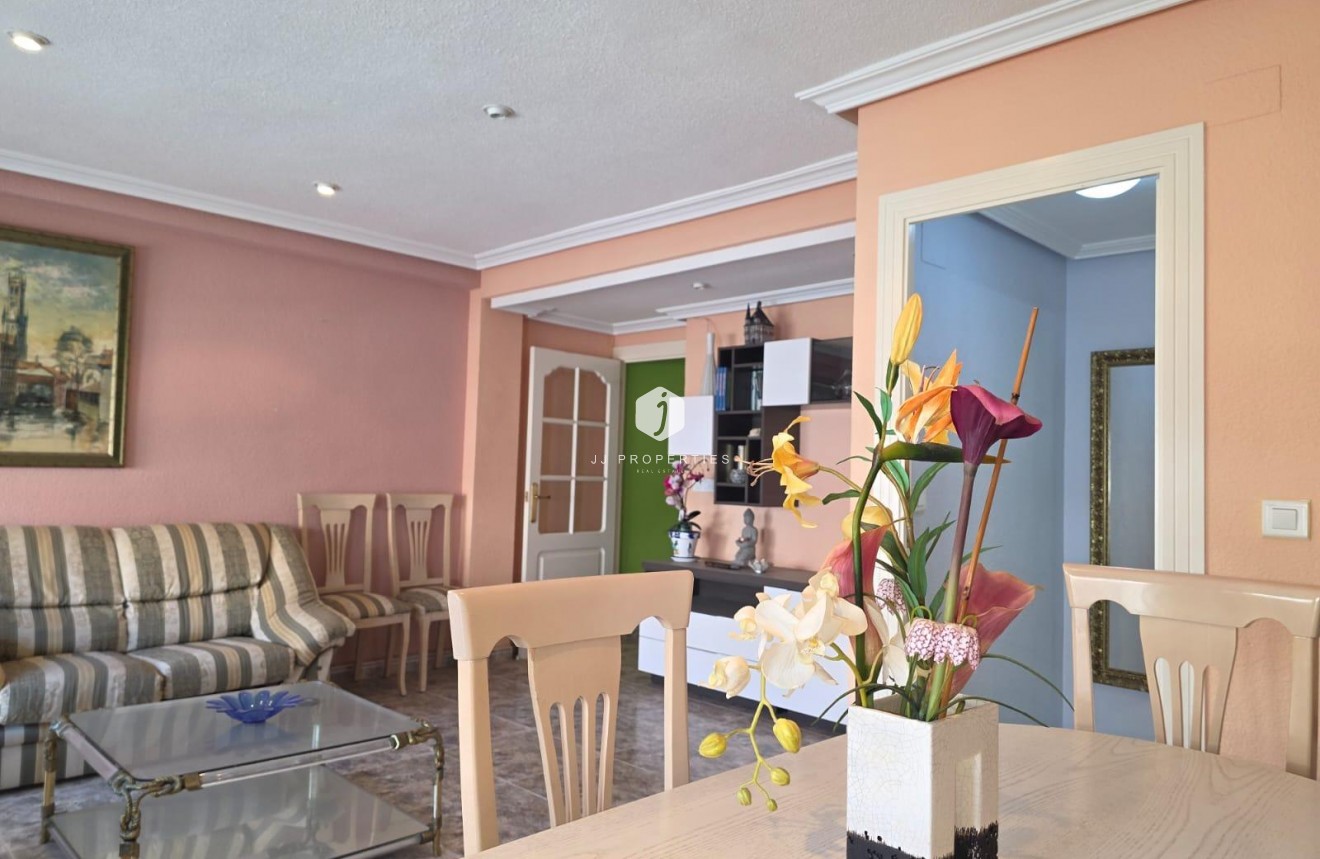 Tweedehands - Appartement / flat -
Torrevieja - Acequion