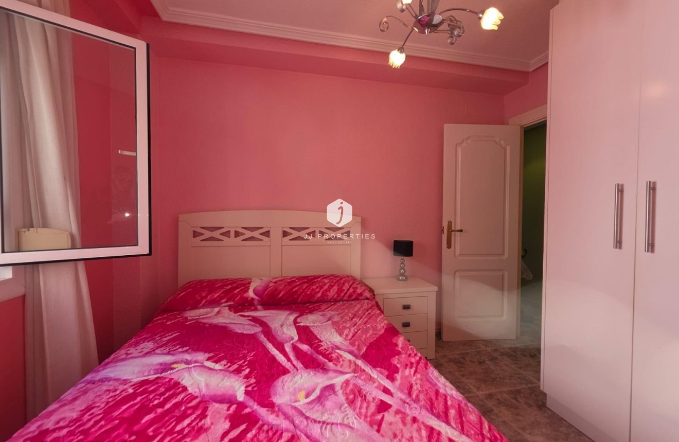 Tweedehands - Appartement / flat -
Torrevieja - Acequion