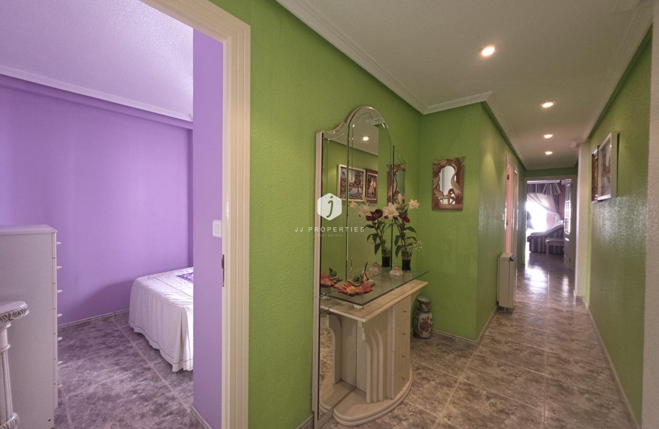 Tweedehands - Appartement / flat -
Torrevieja - Acequion