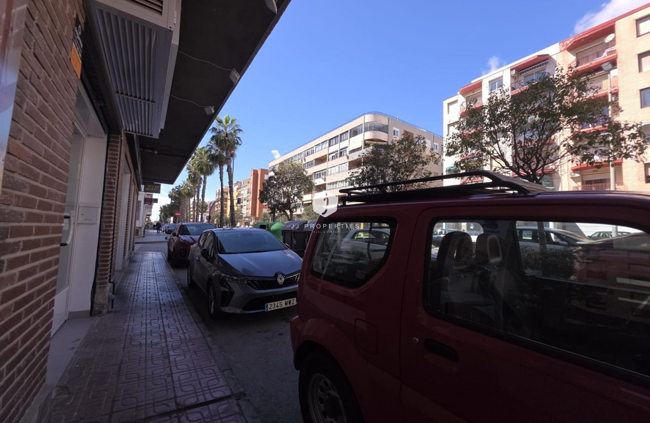 Tweedehands - Appartement / flat -
Torrevieja - Acequion