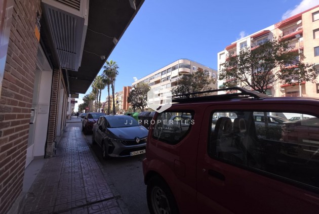 Tweedehands - Appartement / flat -
Torrevieja - Acequion
