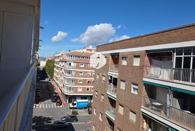 Tweedehands - Appartement / flat -
Torrevieja - Acequion