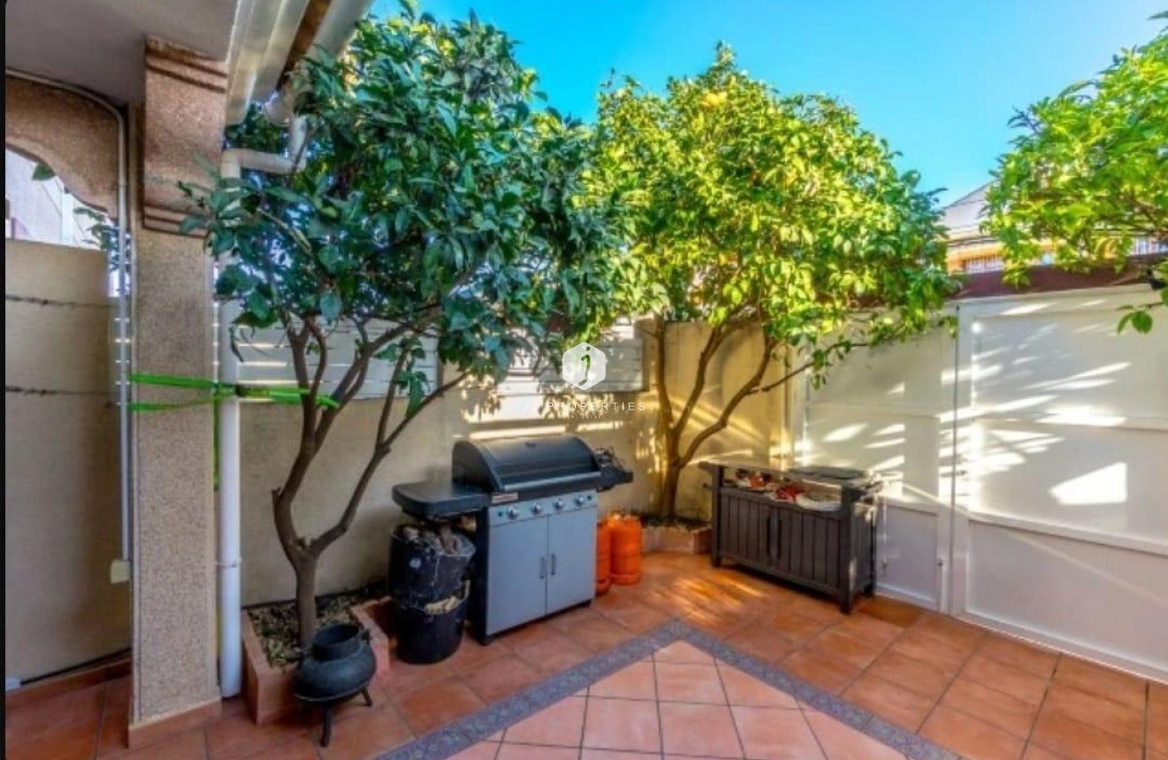 D'occasion - Chalet -
Torrevieja - aguas nuevas