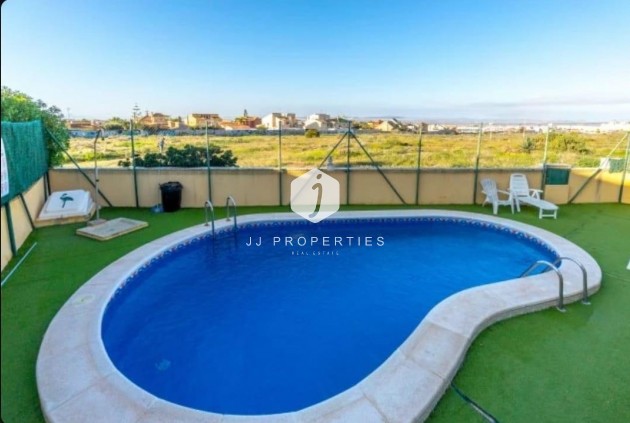 D'occasion - Chalet -
Torrevieja - aguas nuevas