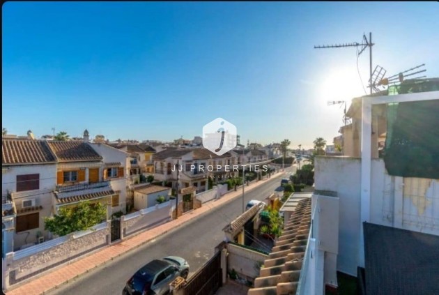 D'occasion - Chalet -
Torrevieja - aguas nuevas