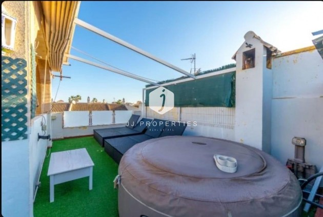 D'occasion - Chalet -
Torrevieja - aguas nuevas