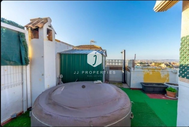 D'occasion - Chalet -
Torrevieja - aguas nuevas